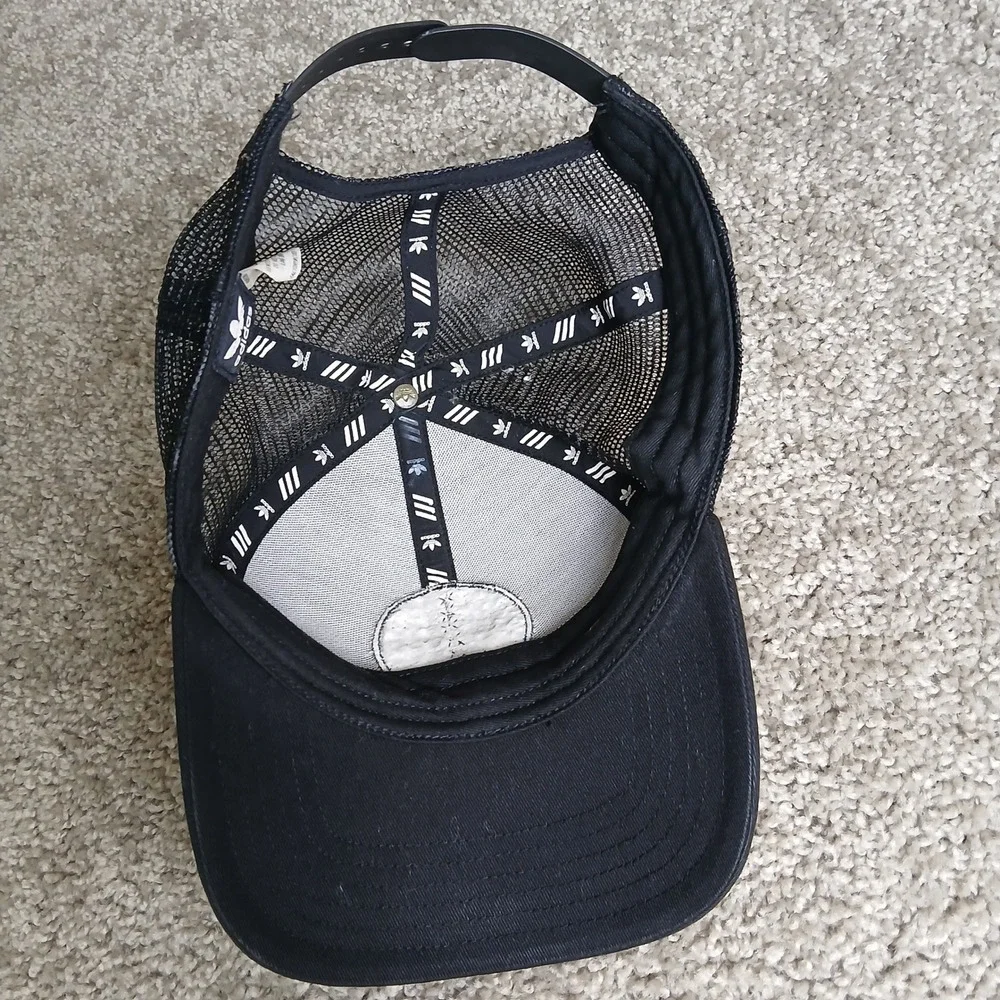 Adidas Originals Black Trefoil Trucker Hat Mesh Snapback Sun Faded RN 90288